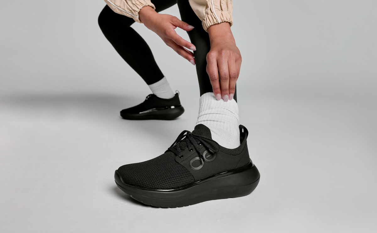 Women's OOmy Stride - Black